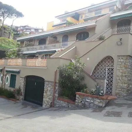 Apartment Panoramico Nel Verde Del Tigullio, Piscina E Wi-fi